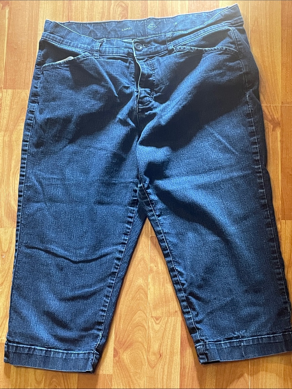 St. John's Bay Dark Denim Capri Pants